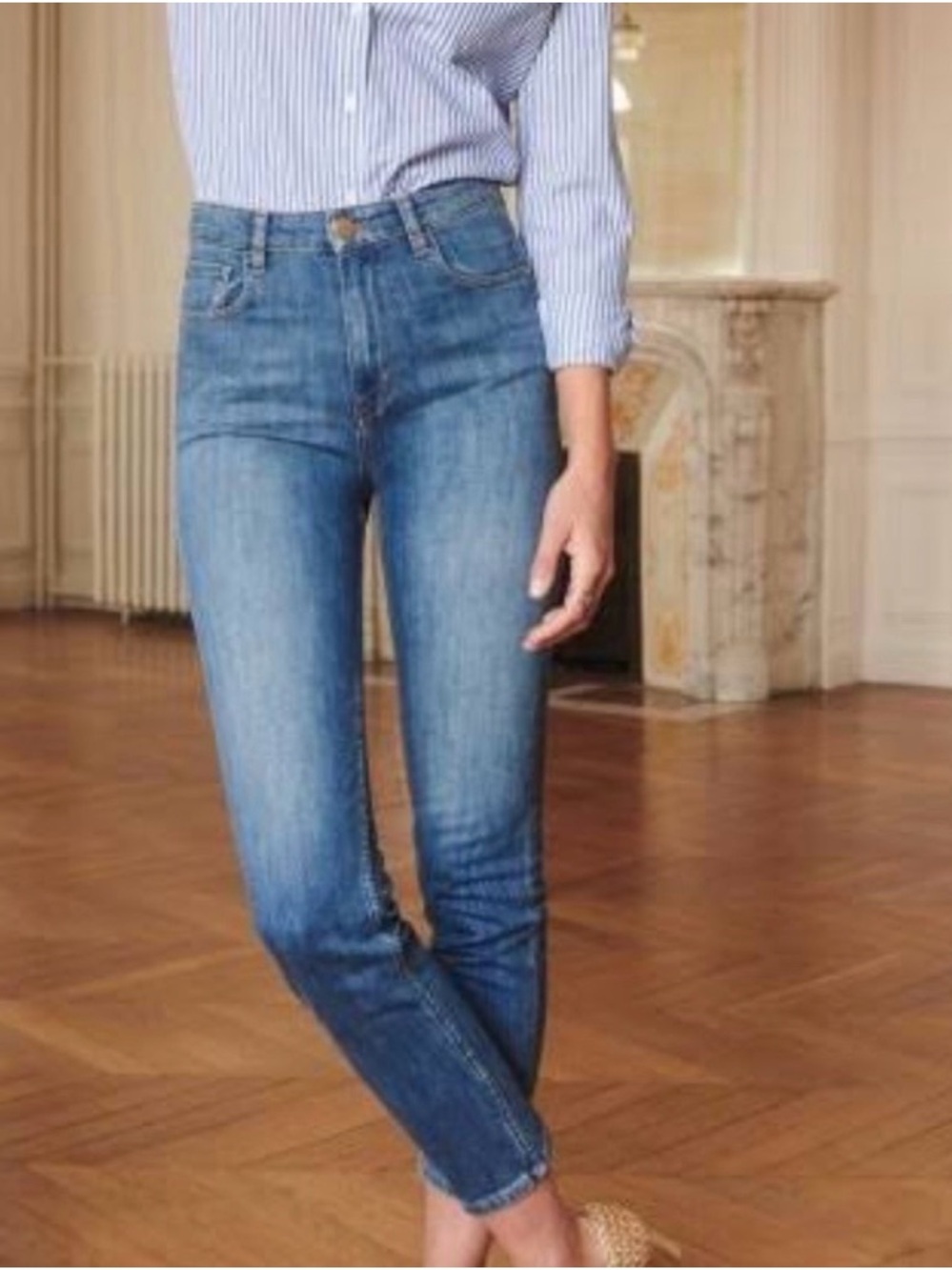 Sezane Denim Mid-Rise Ankle
Slim Jeans Whiskered